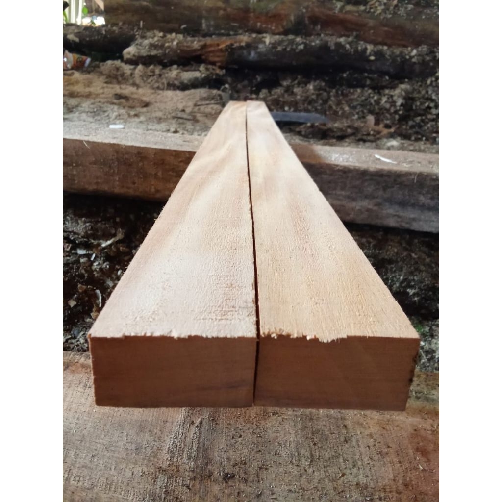 Jual KAYU RENG STIK 3X5 PANJANG 2METER SOLID KAYU CEMPED 3X5 KAYU RENG ...