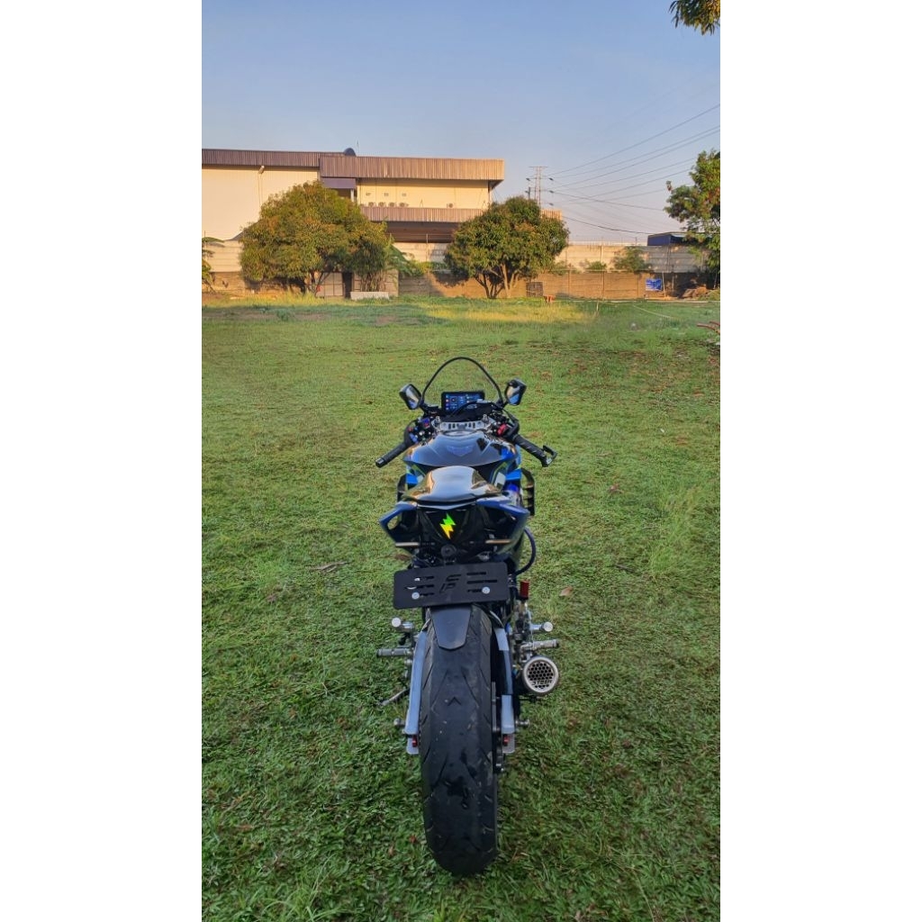 Jual spakbor original gsx custom anti nyiprat + lampu sein belakang ...