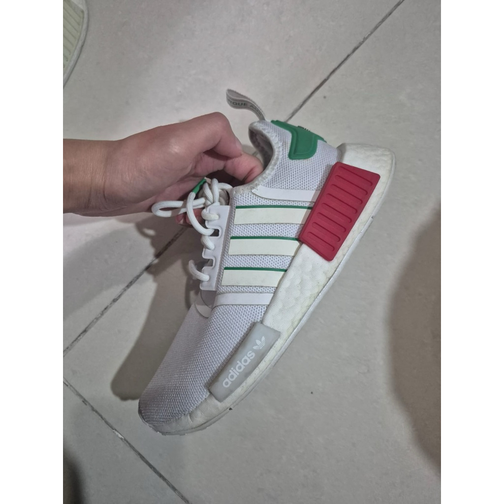 adidas gazelle silver green womens IE2251_300x300.jpg?v=1687348823