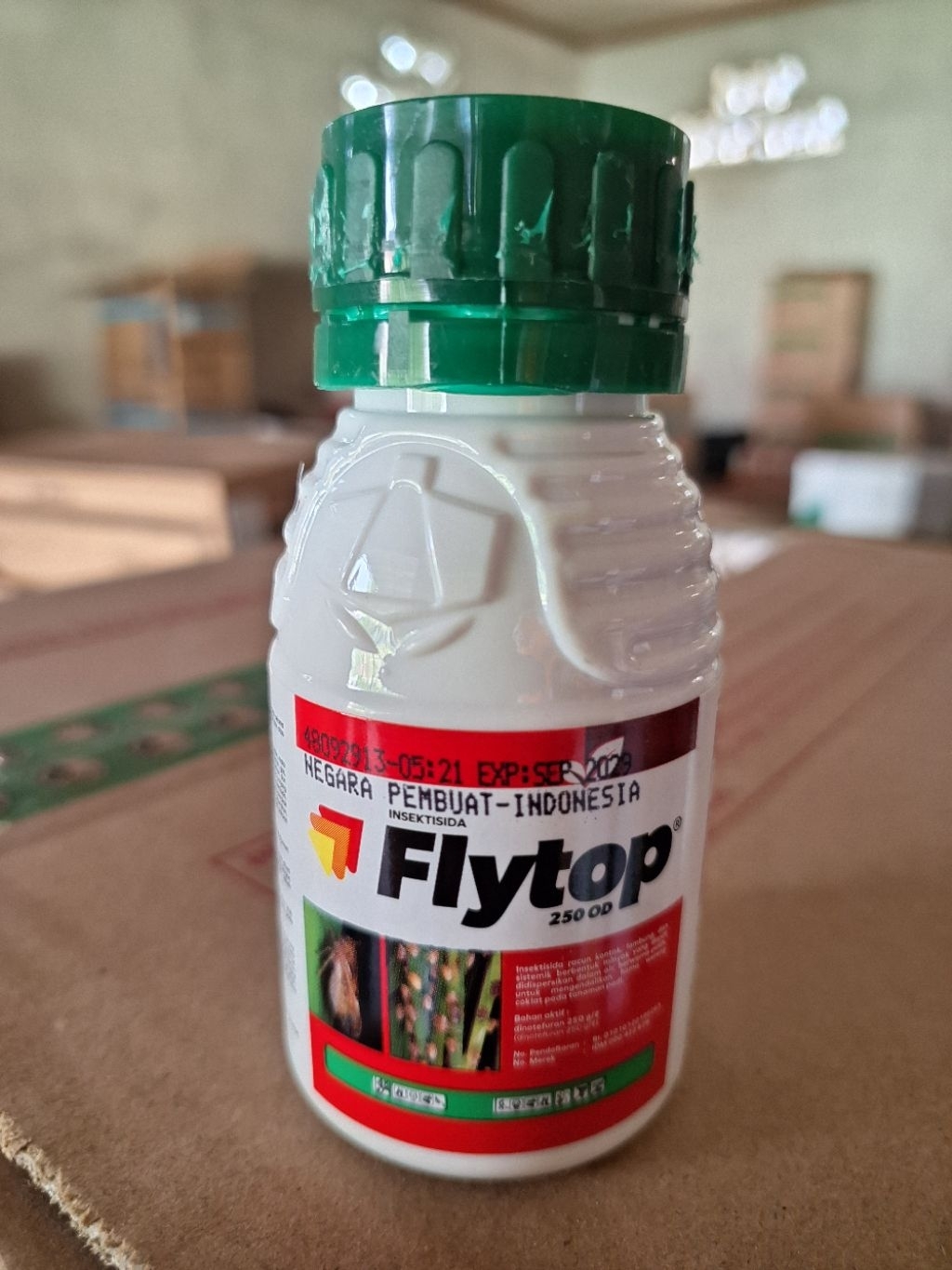 Jual INSEKTISIDA FLYTOP 250 OD (DINOTEFURON 250 G/L) 100 ML | Shopee ...