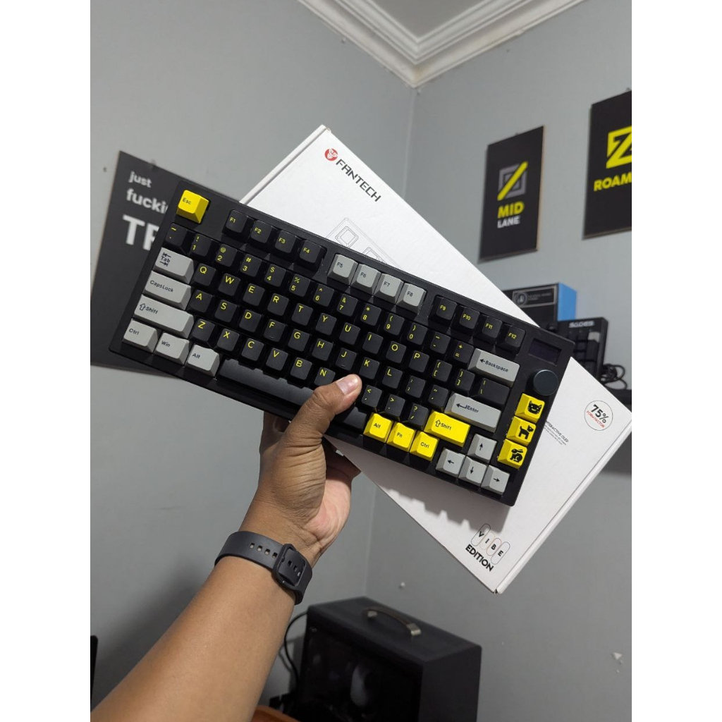 Jual Keyboard Mechanical Fantech Maxfit 81 + Keycaps | Shopee Indonesia