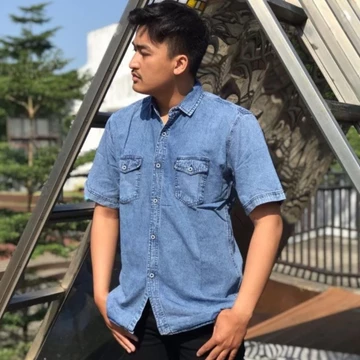 Kemeja Jeans Pria Denim Lengan Pendek Casual Nyaman