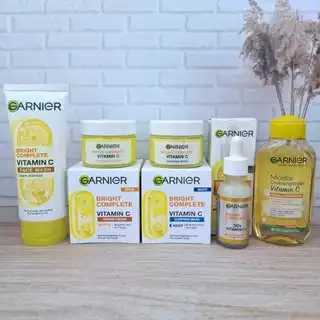(Promo) Garnier Bright Complete 5in1 Skincare Set
