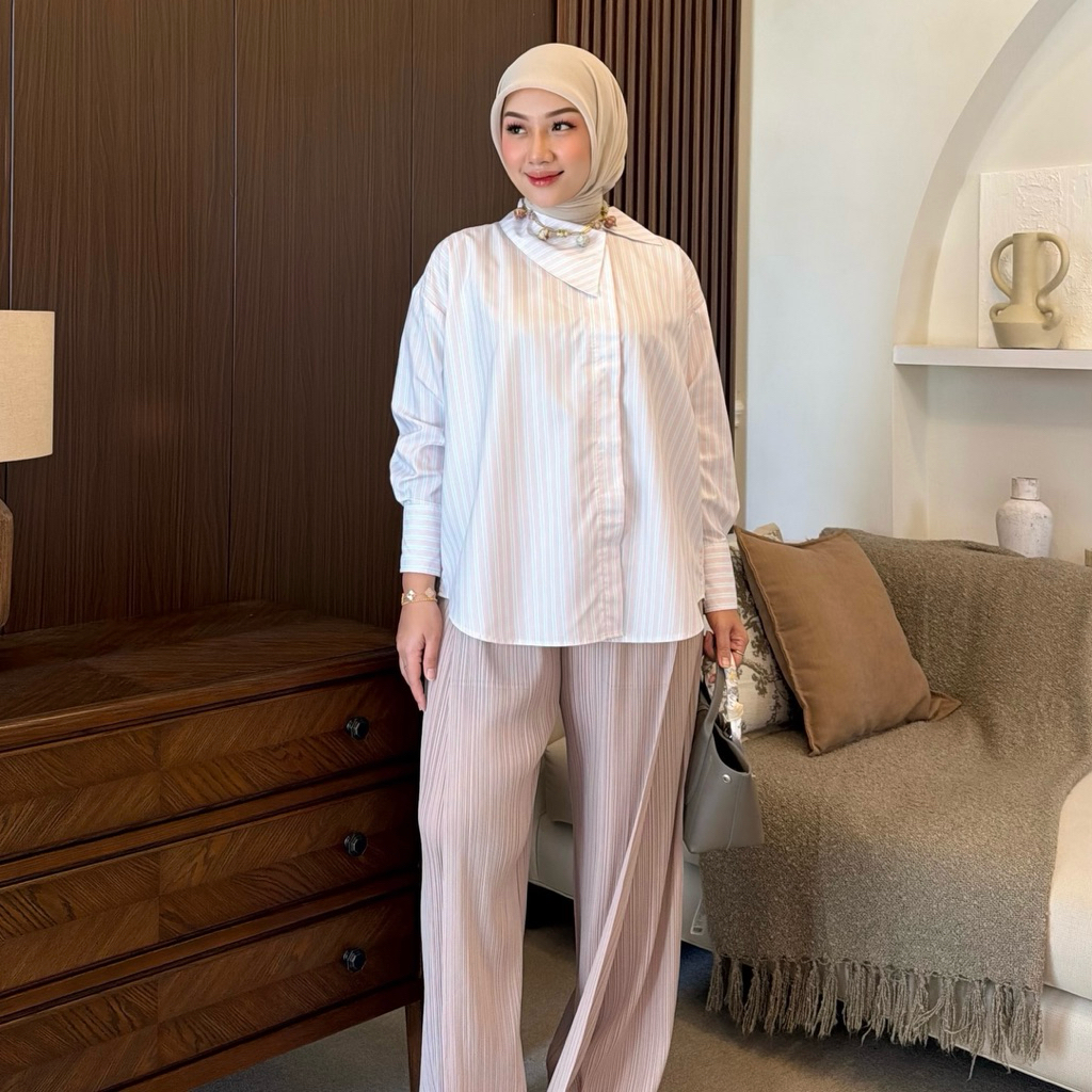 Butikchlaris - Leya Stripe Shirt Kemeja Wanita Oversized Salur Garis foto 3