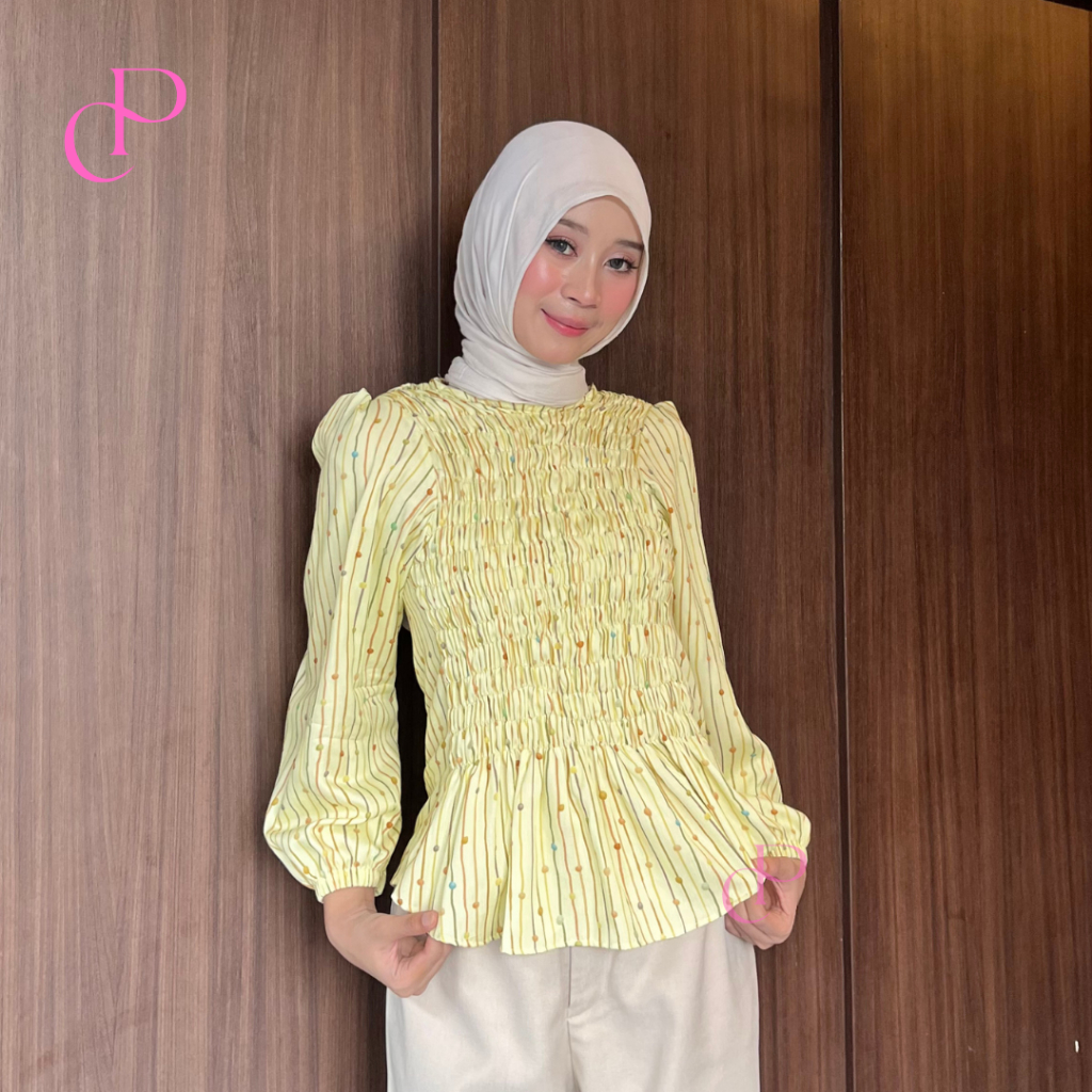 Seline Smocked Blouse - Blouse Kerut Wanita Clasic Putri foto 3