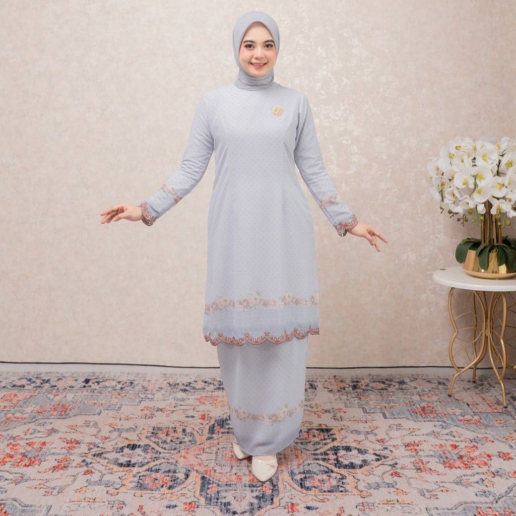 Tampil Anggun dan Mewah dengan PRILLY BUSANA Riau Set Kurung Ceruty Motif Mix Bordir