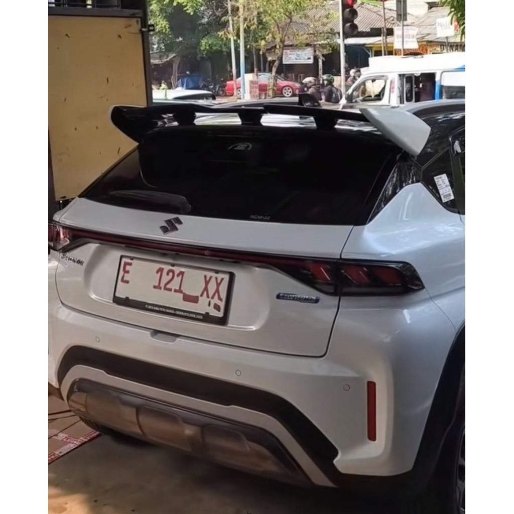 Jual spoiler suzuki fronx model urbanite racing style plastic abs ...