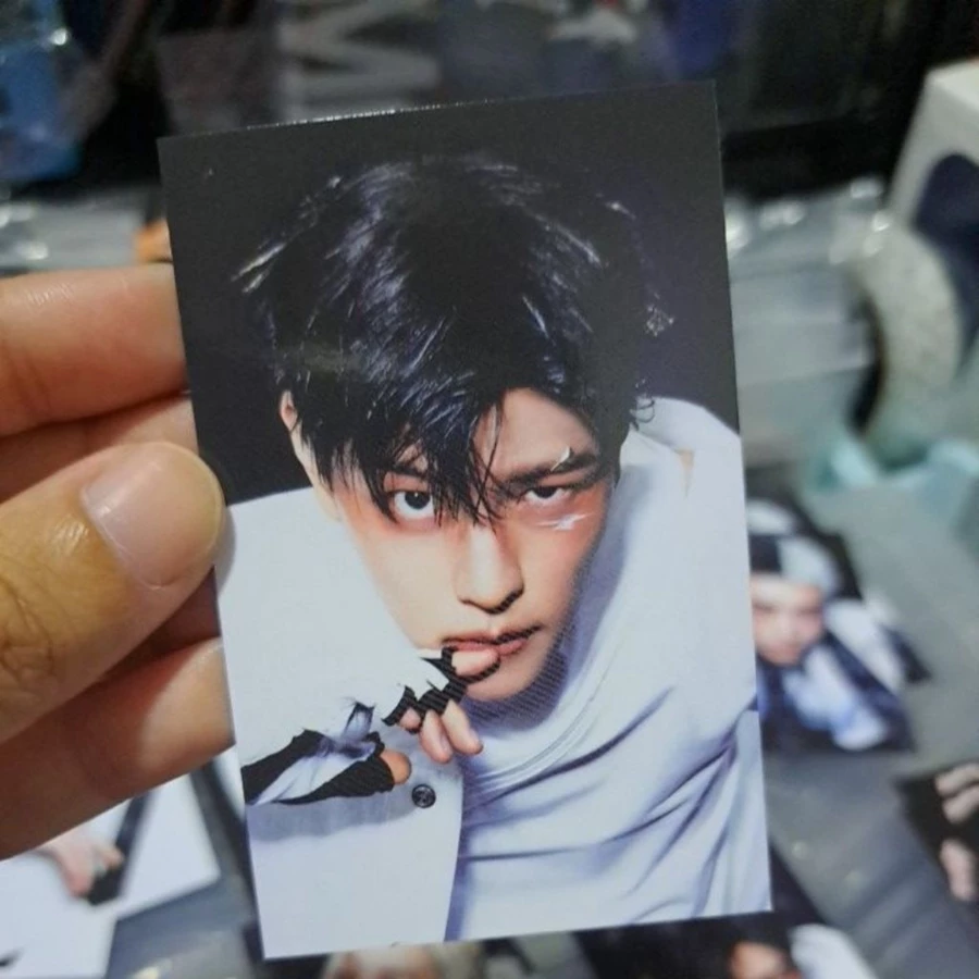 Photocard Resmi STRAY KIDS dari Album KARMA - Ready Stock