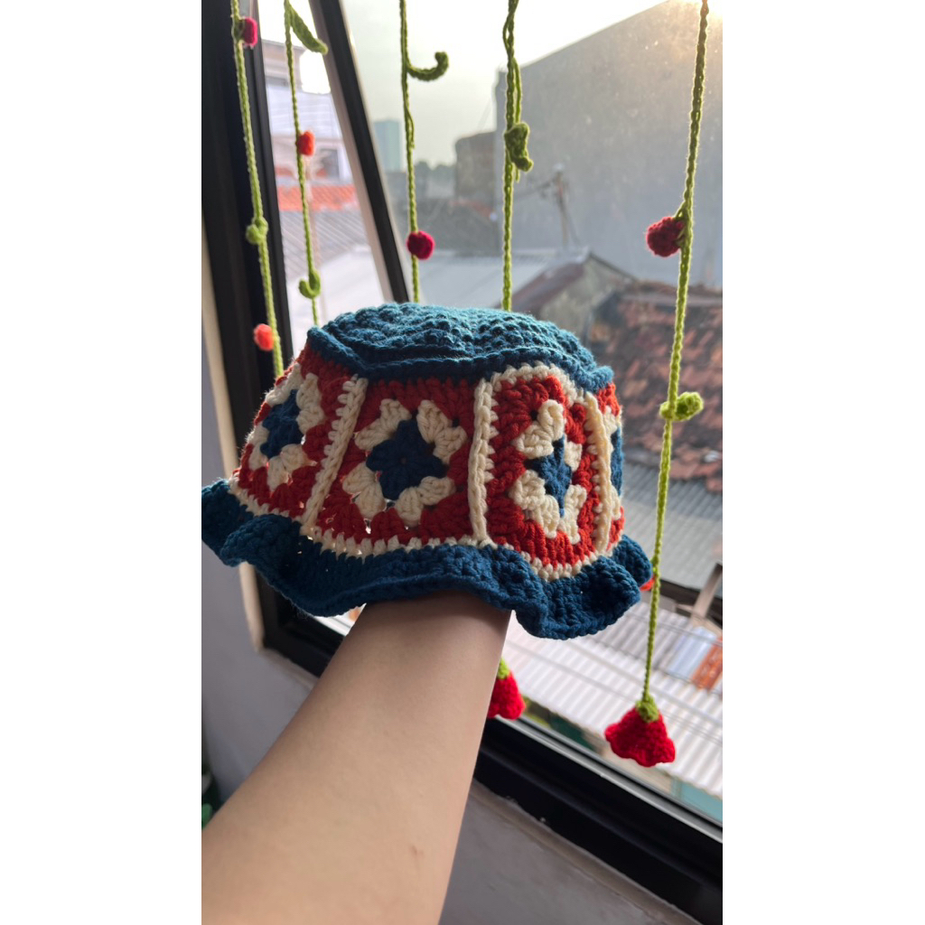 Jual granny square hat - topi rajut 100% handmade | Shopee Indonesia