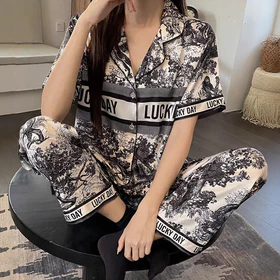 2026 Piyama Korea Style Wanita Longgar Nyaman One Set Piyama Satin Wanita Motif Tinta Premium
