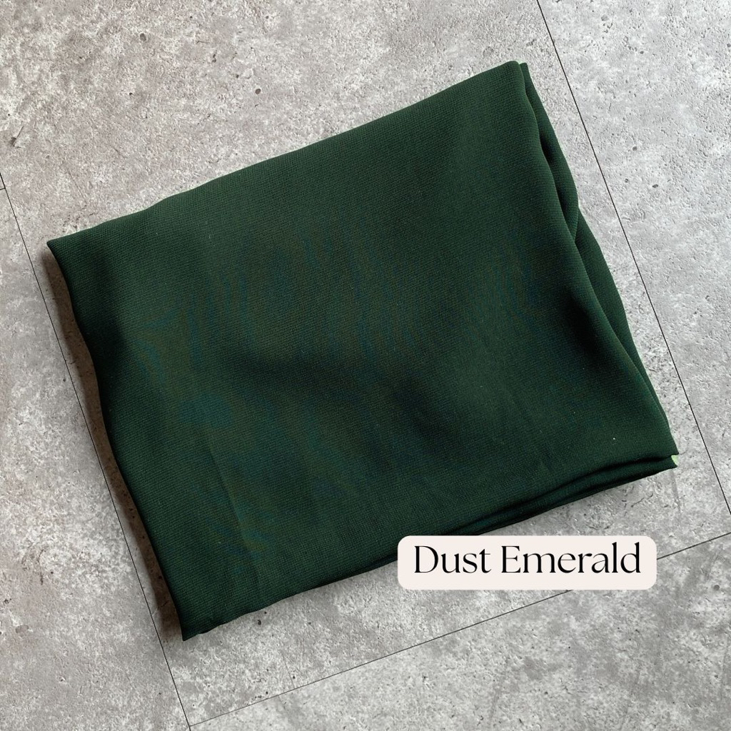 Laiba Khimar Bergo Instan Oval SYARI Non Pad Tali Belakang Bahan Maheen ANTI UV By Levezein
