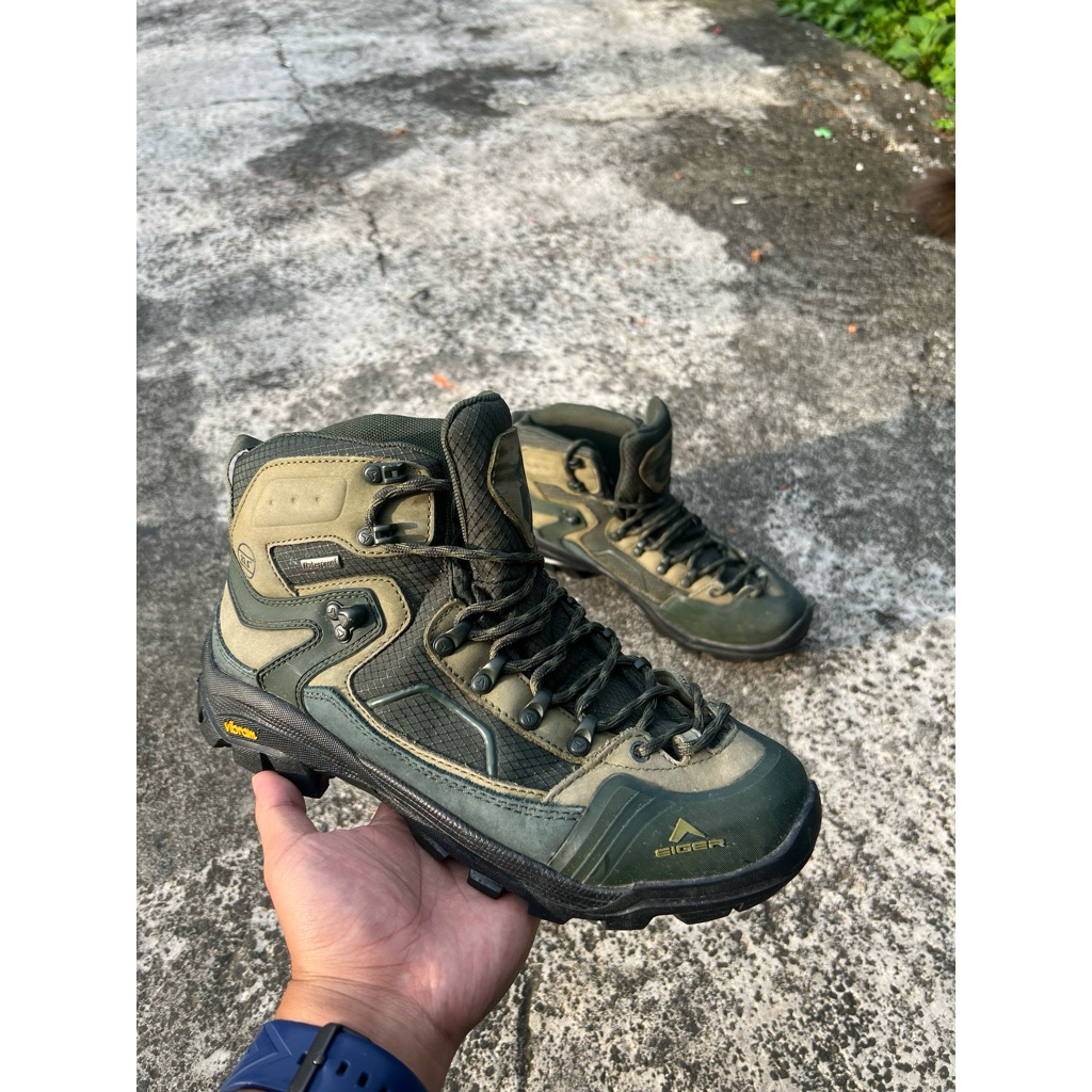 Jual Sepatu Gunung Eiger Pollock 2.0 28 Gunung warna hijau ukuran 41 ...