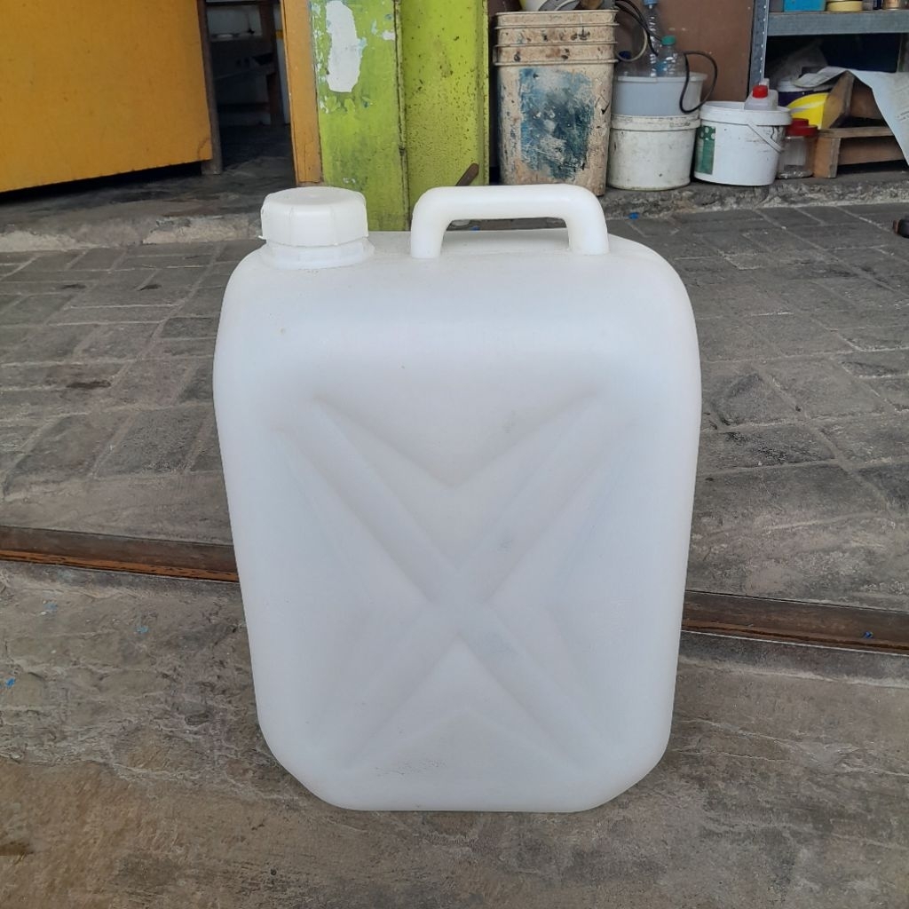 Jual JERIGEN /JRIGEN BEKAS KAPASITAS 20 LITER JRIGEN DERIGEN DIRIGEN X ...