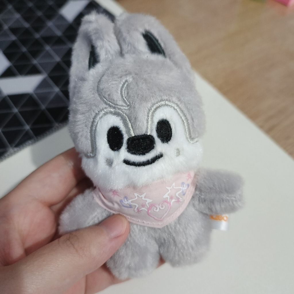 Jual [OFFICIAL] Skzoo Wolfchan 10cm plushie free pouch | Shopee Indonesia