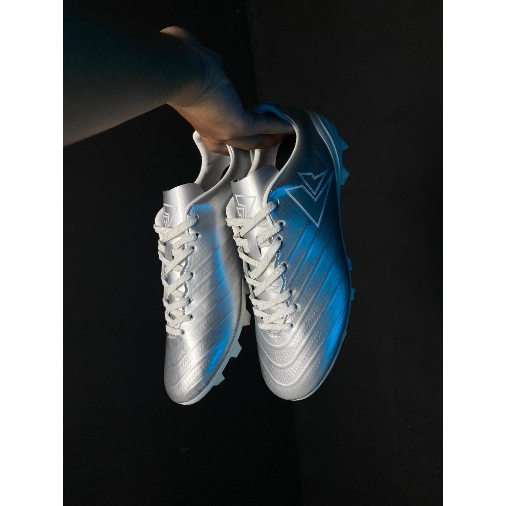 Jual SEVSPO Santara Pro Silver Storm - Sepatu Bola Ringan bahan ...