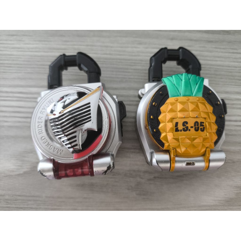Jual Lockseed Kamen rider gaim fruit CT Pine dan Ryuki | Shopee Indonesia