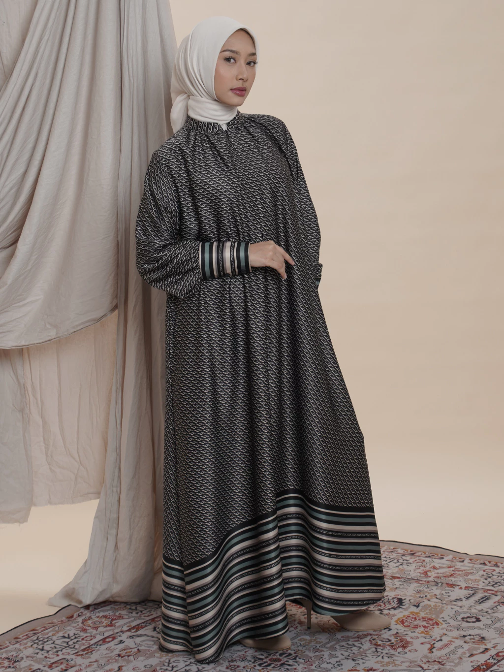 Elzatta Long Dress Gamis Border L Monogram Satin