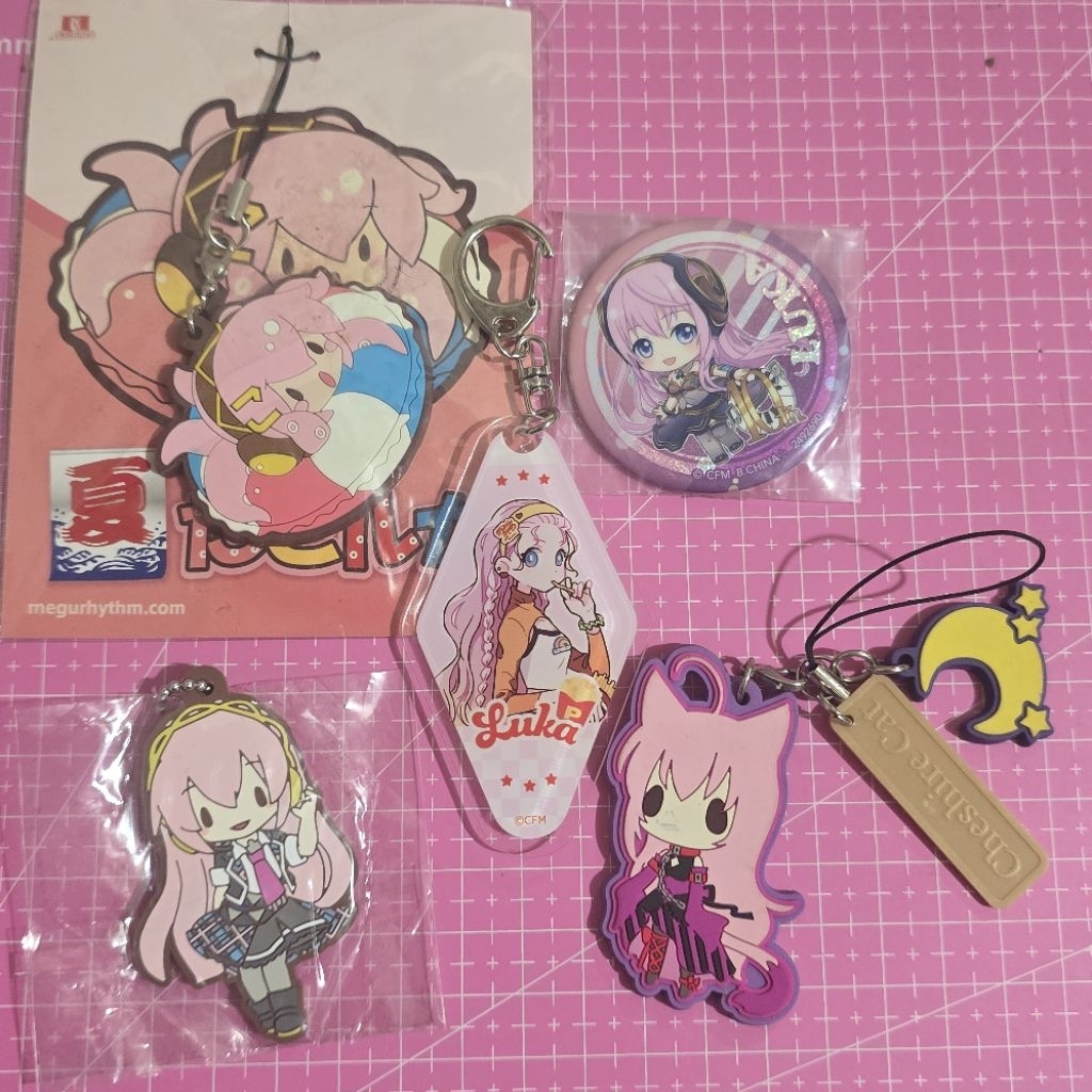 Jual megurine luka Vocaloid prosekai proseka project sekai keychain ...