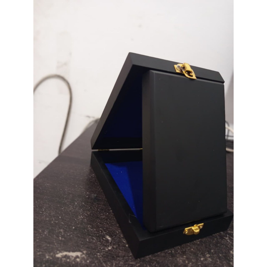 Jual BOX KAYU LIPAT UNTUK PLAKAT KUNINGAN PLAKAT KAYU KOSONGAN | Shopee ...
