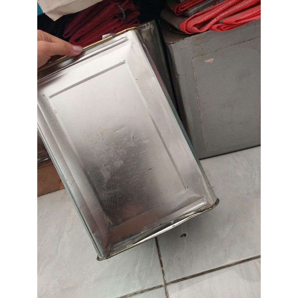 Jual KALENG BLEK BEKAS SIMPAN ROTI | Shopee Indonesia