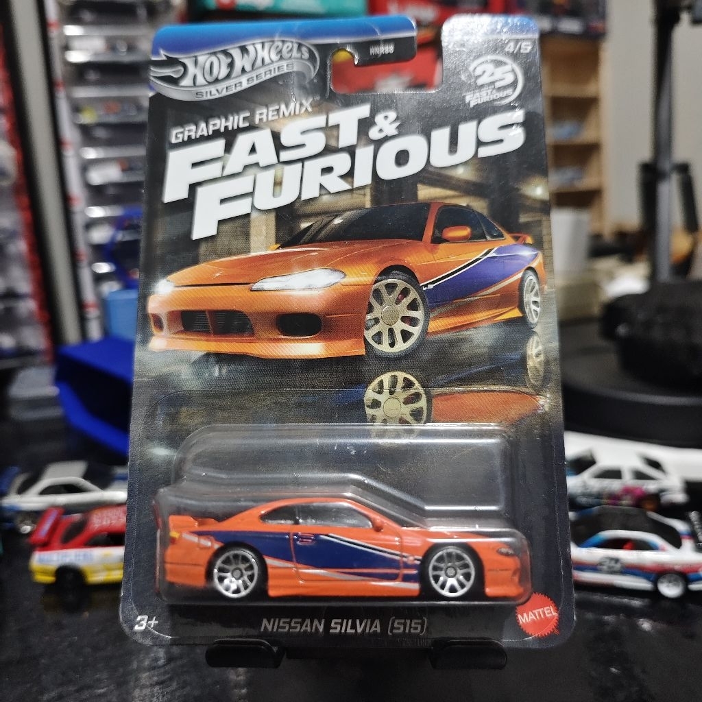 🏎️ Hot Wheels Fast And Furious Nissan Silvia S15 – Modelo A Escala 1:64 De 7 Cm | Serie Plata Con Gráficos Exclusivos | Coleccionable Oficial Para Fans De Rápidos Y Furiosos