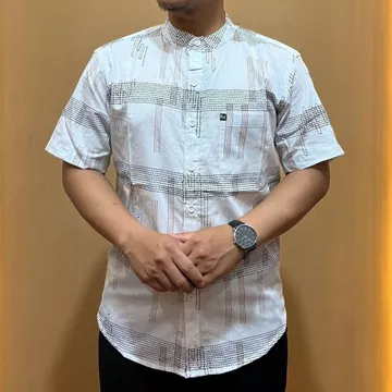 Kemeja KH Lengan Pendek Pria Dewasa Motif Grafis Slimfit Kerah Sanghai