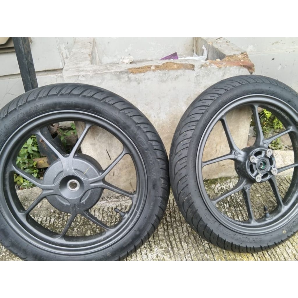 Jual velg beat deluxe+ ban thn 2025 kondisi aman masuk ke beat ECO ...