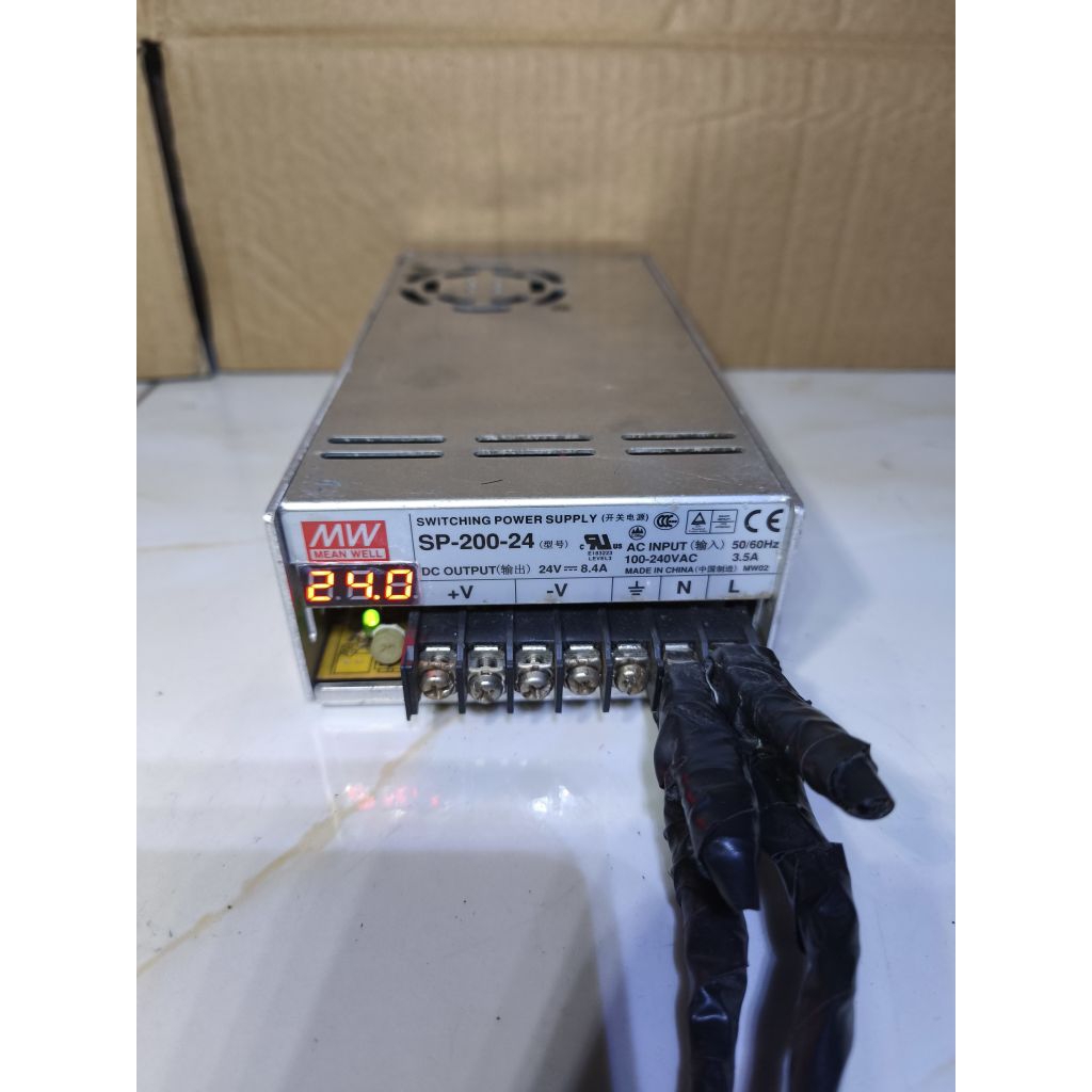 MEAN WELL HRP スイッチング電源、HRP-200-24 200W 8.4AMean Well