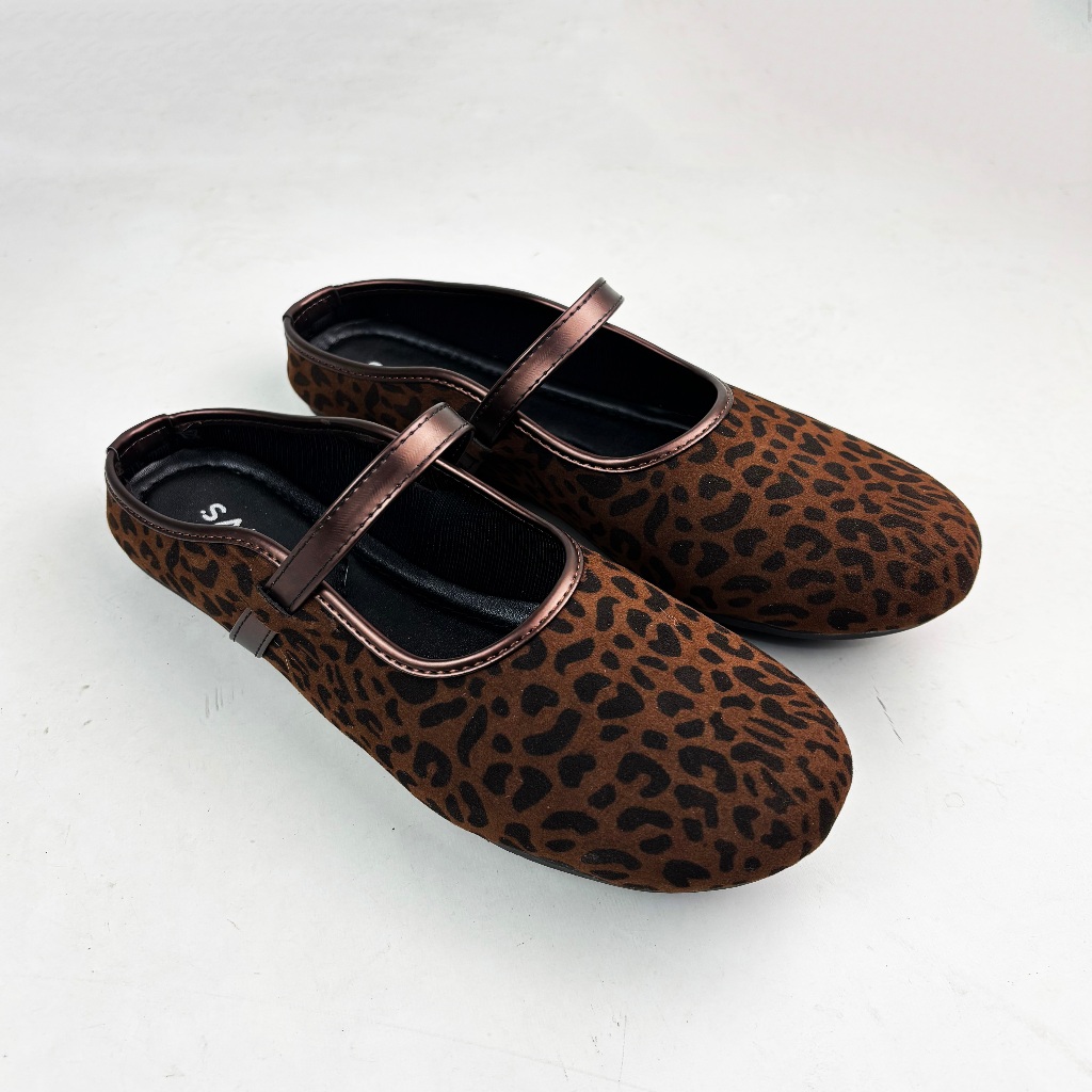 SAKAKI Lucia - Sepatu Flatshoes Sandal Leopard Wanita dengan Sol Karet Anti Slip