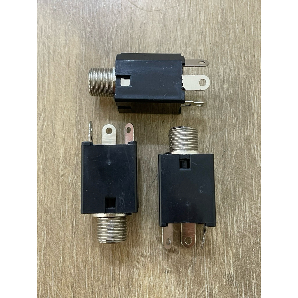 Jual SOKET MIC MONO PVC HITAM AKAI 6,5MM | Shopee Indonesia