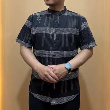 Kemeja KH Lengan Pendek Pria Dewasa Motif Grafis Slimfit Kerah Sanghai