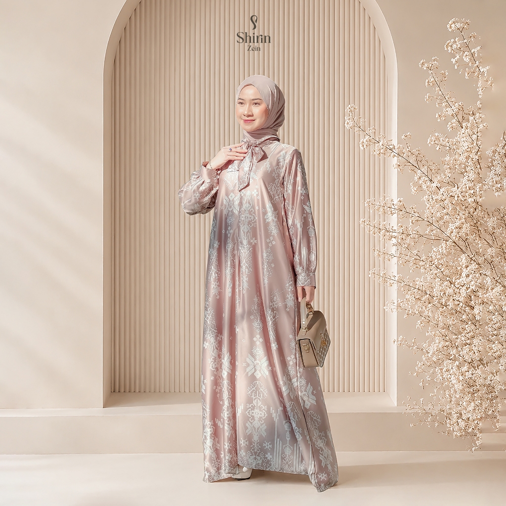 Anggun dan Mewah dengan Gamis Silk Haerumi Terbaru dari Shirin Zein