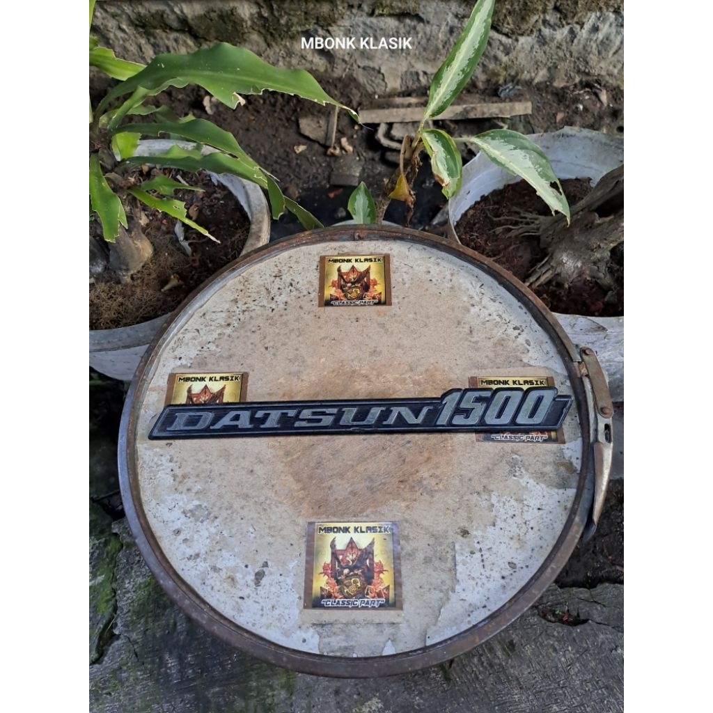 Jual logo emblem datsun 1500 pick up ORIGINAL emblem logo datsun 