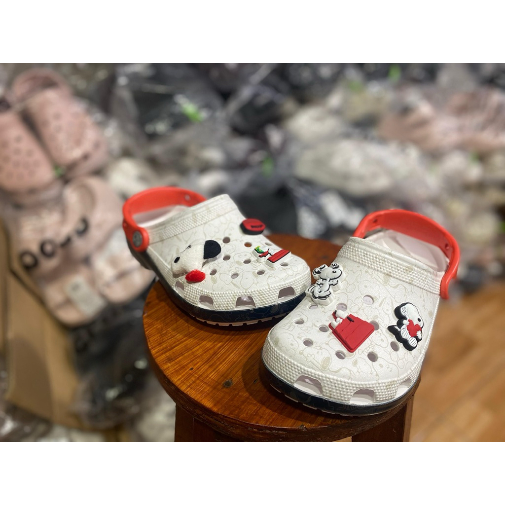 Jual CROCS CLASSIC SNOOPY PEANUTS DEWASA&KIDS(incloude jibbitz+tote ...