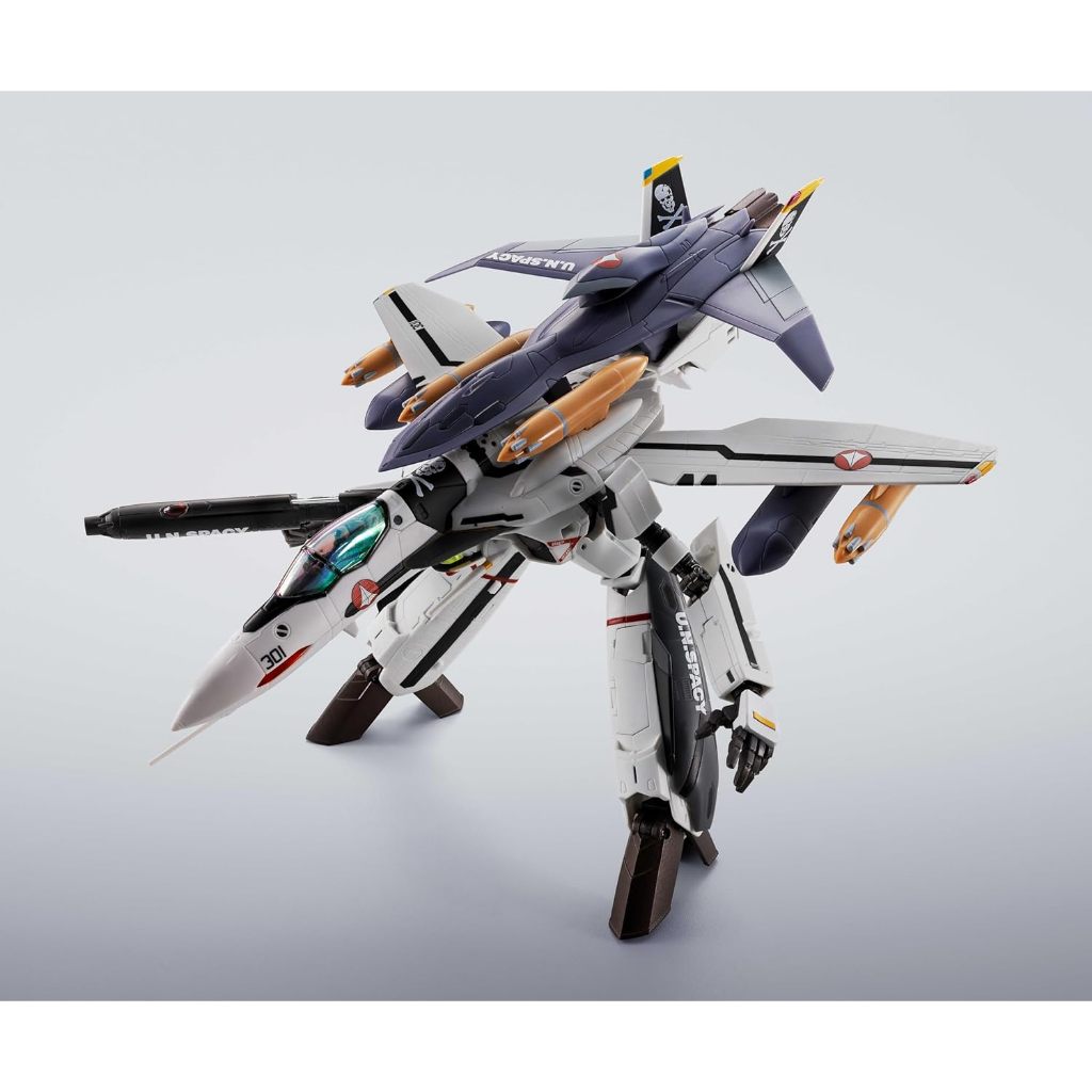 Bandai Hi-Metal R Macross Zero VF-0S Phoenix + QF-2200D-B Ghost Roy Focker Custom