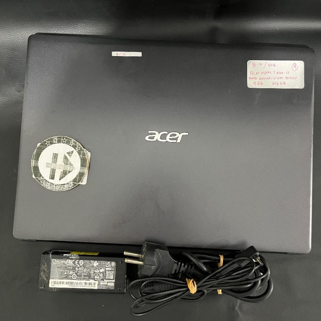 Acer Aspire 3 A314-22-R7CF - 14" AMD Athlon Silver 3050U, 4Go RAM, 128Go SSD - Noir