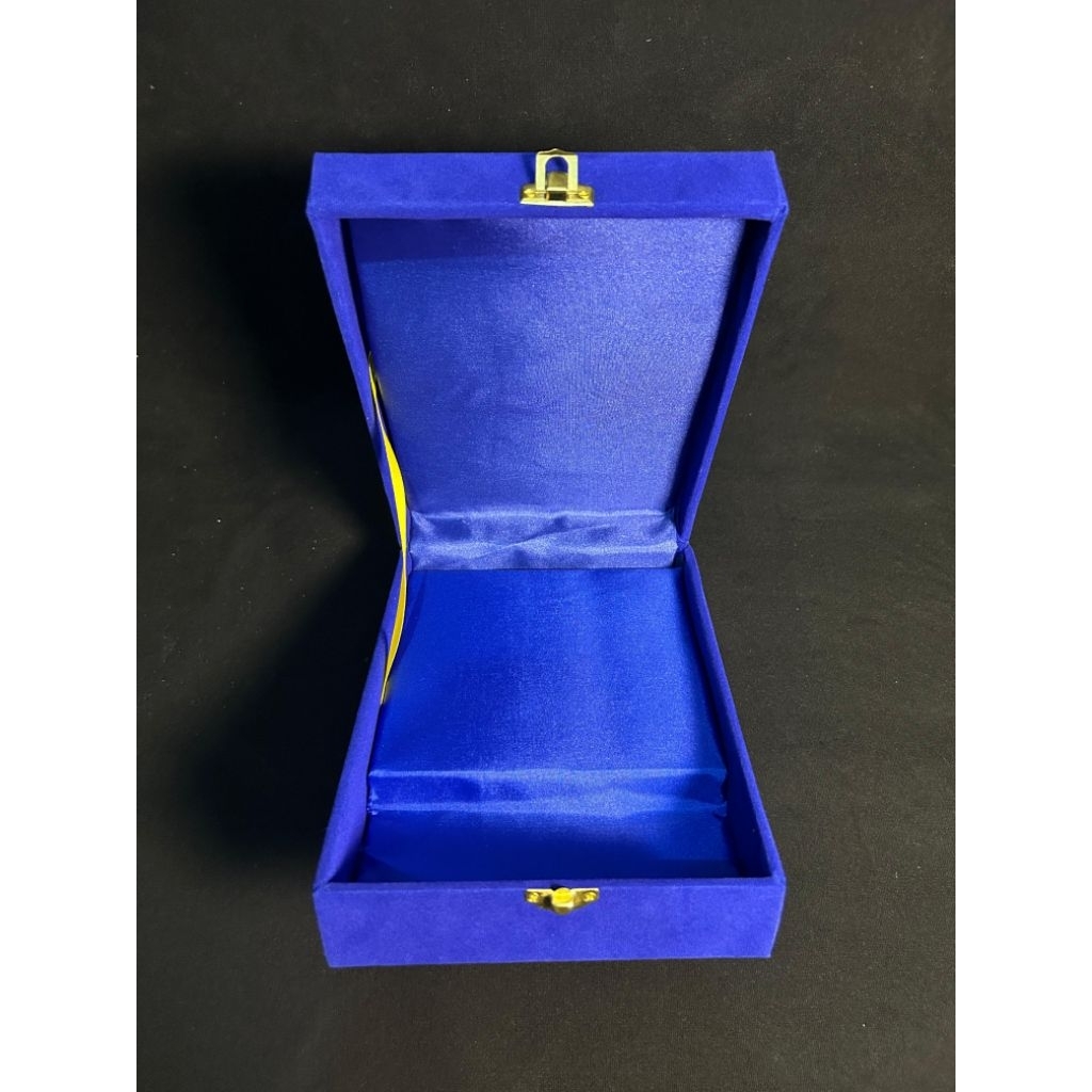 Jual Box bludru plakat akrilik biru 24x12 | Shopee Indonesia