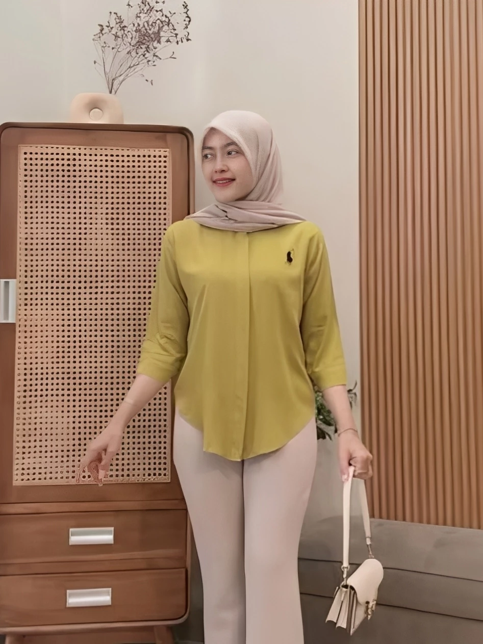 Gambar 4 Blouse Bordir Wanita Katun Oversize – Atasan Wanita Kerja Adem & Elegan