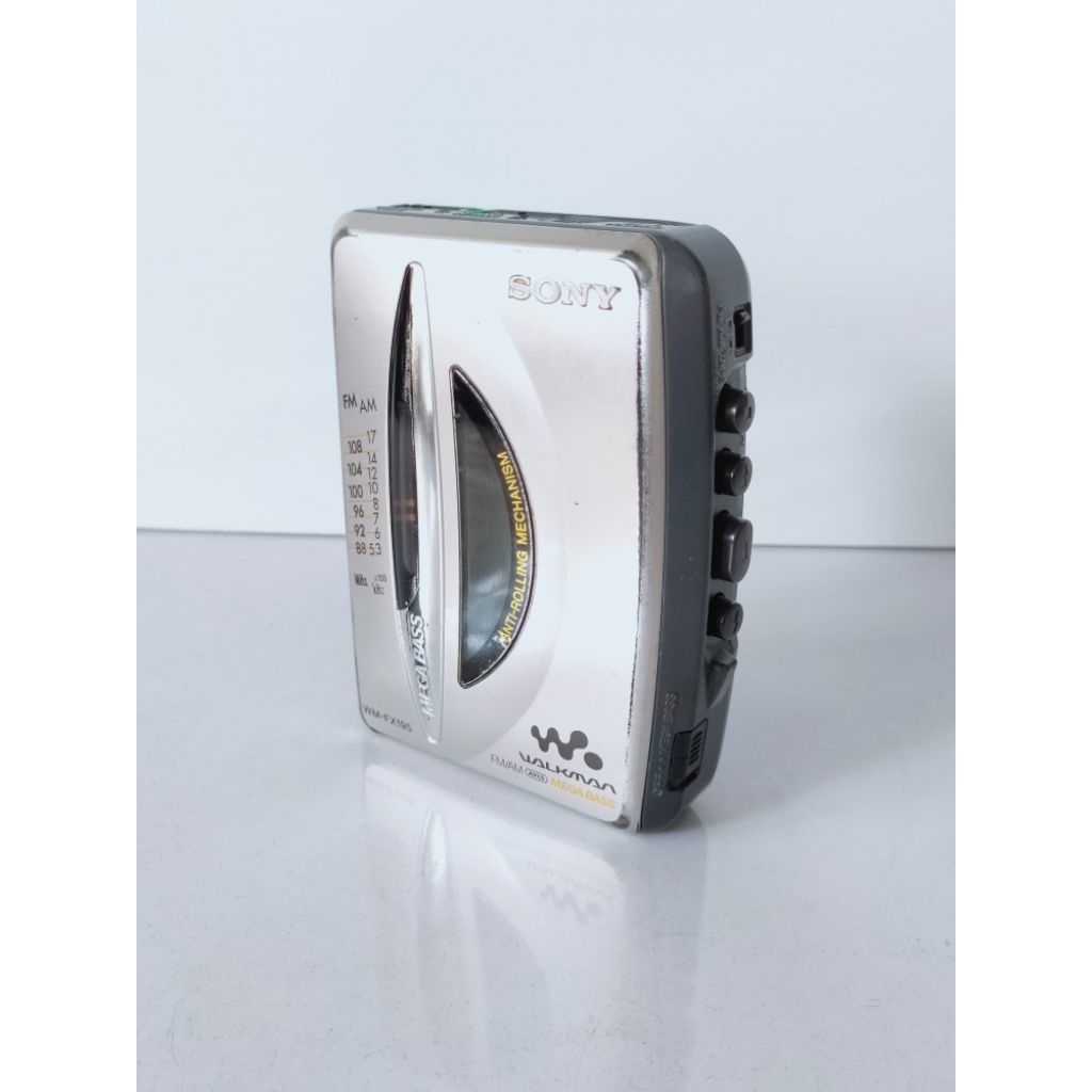 Walkman Sony WM-FX195 à Cassettes – Mega Bass, Bleu – Pour Pièces Ou Réparation