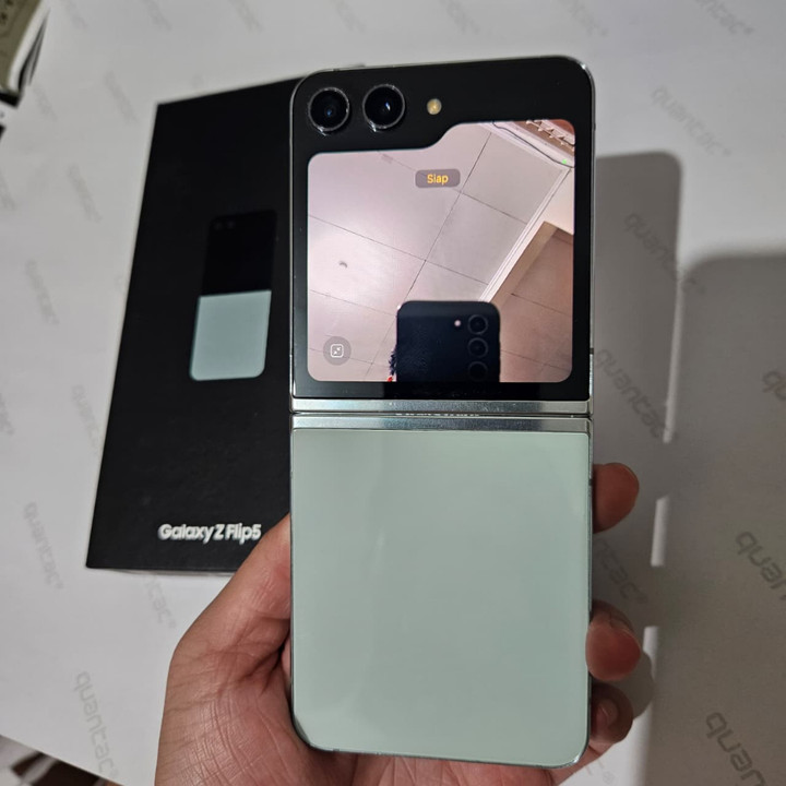 Samsung Z Flip 5 8/512GB Flip5 512 GB FULLSET MULUS LIKE NEW GARANSI RESMI SEIN 