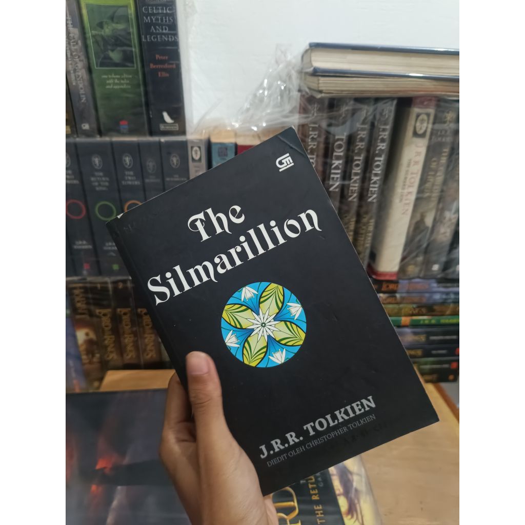 Jual The Silmarillion by J.R.R Tolkien | Shopee Indonesia