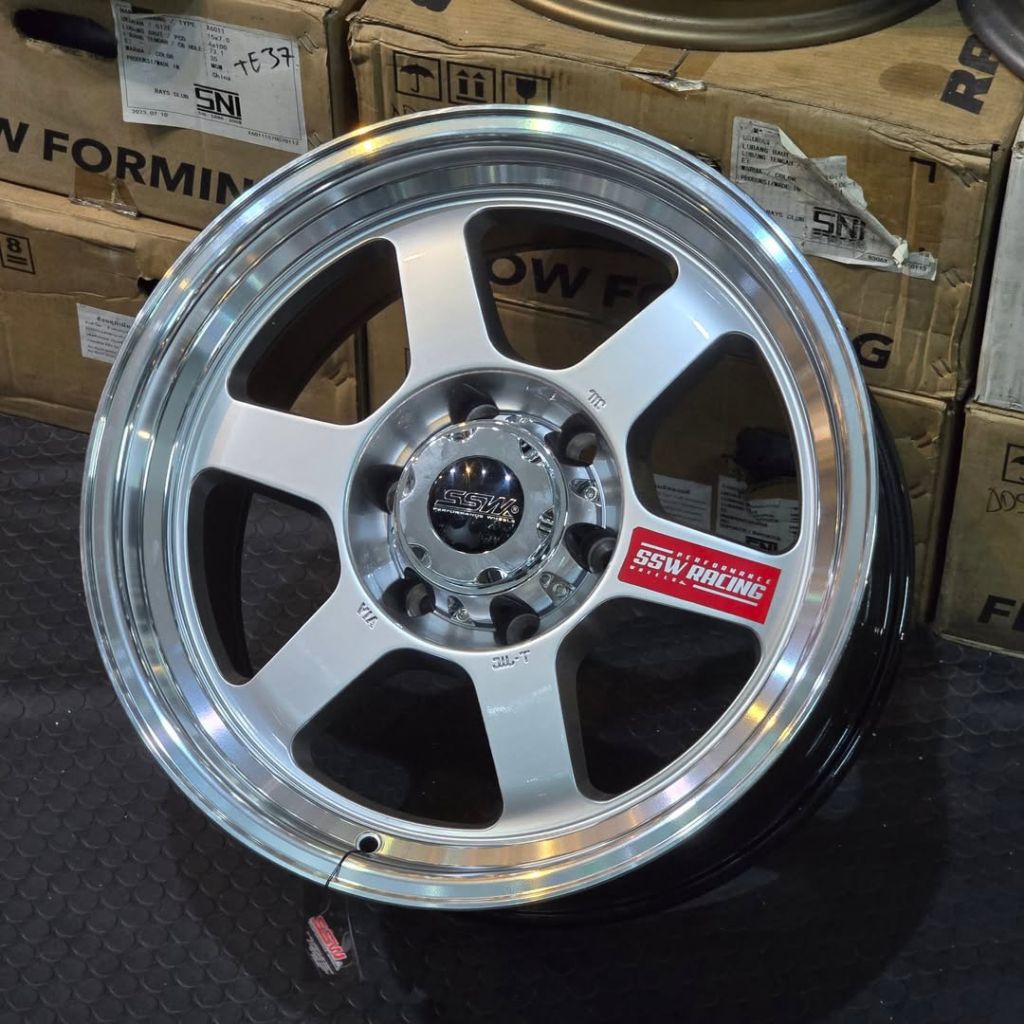 Jual velg racing te37 xt r18 ssw original Thailand lebar 9 pcd 6X139,7 ...