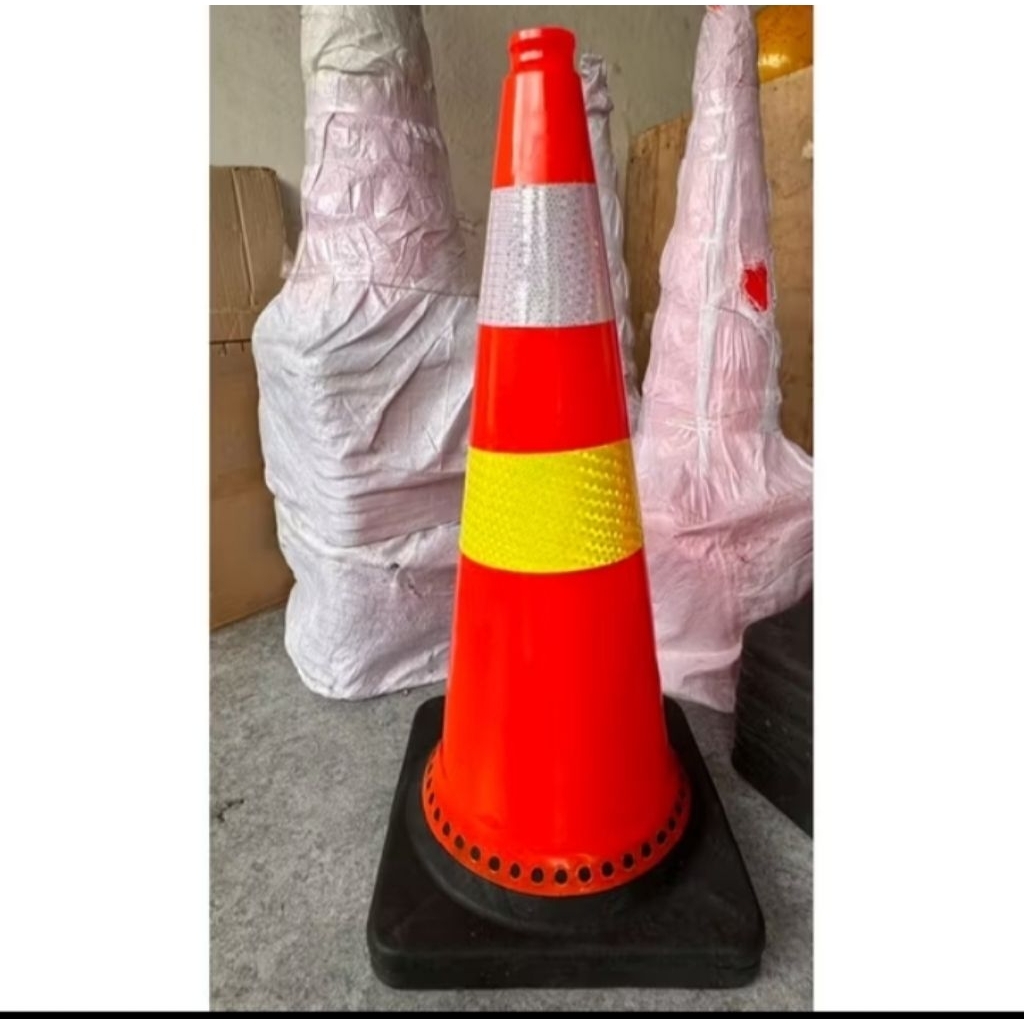 Jual safety traffic cone 70cm rubber/ rambu kerucut/rambu lalu lintas ...