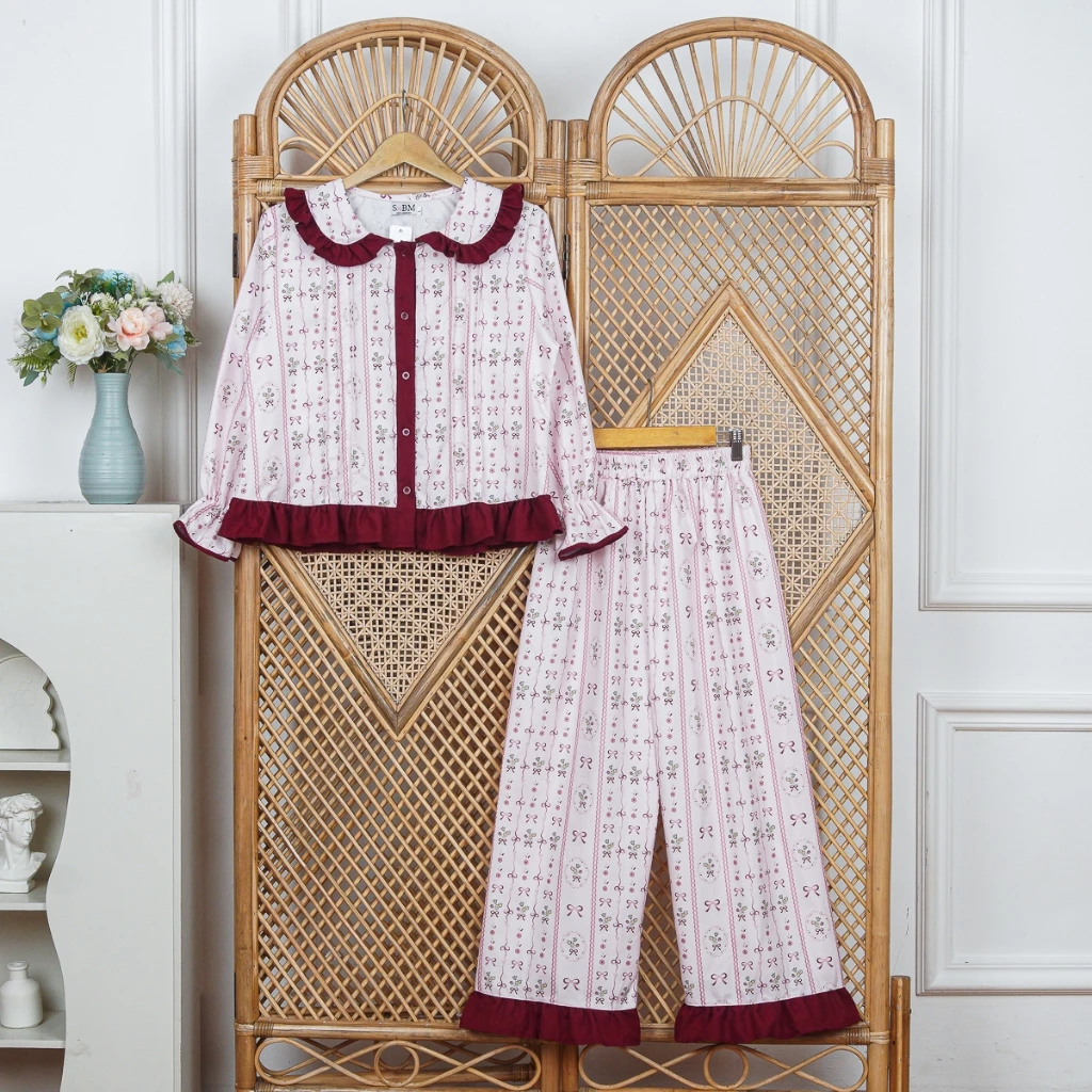 Motif Flo Putih