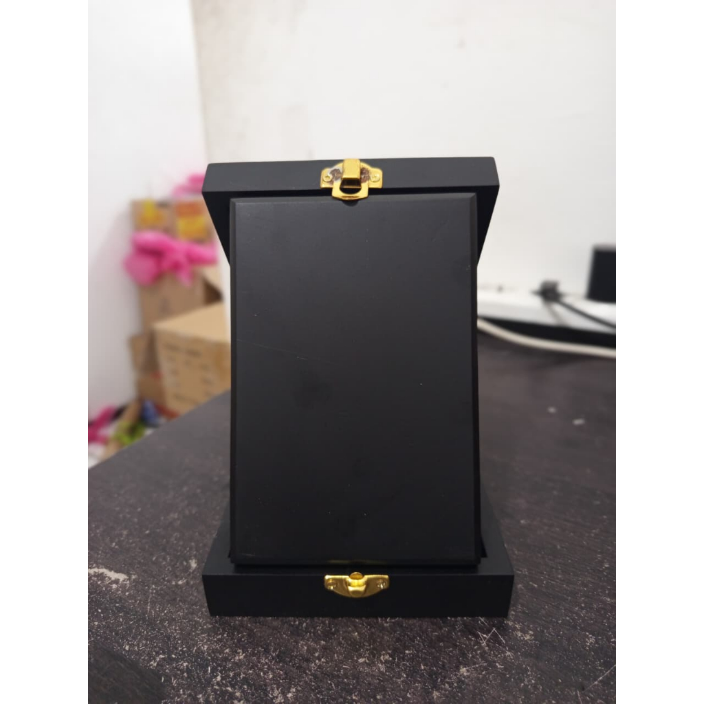 Jual BOX KAYU LIPAT UNTUK PLAKAT KUNINGAN PLAKAT KAYU KOSONGAN | Shopee ...