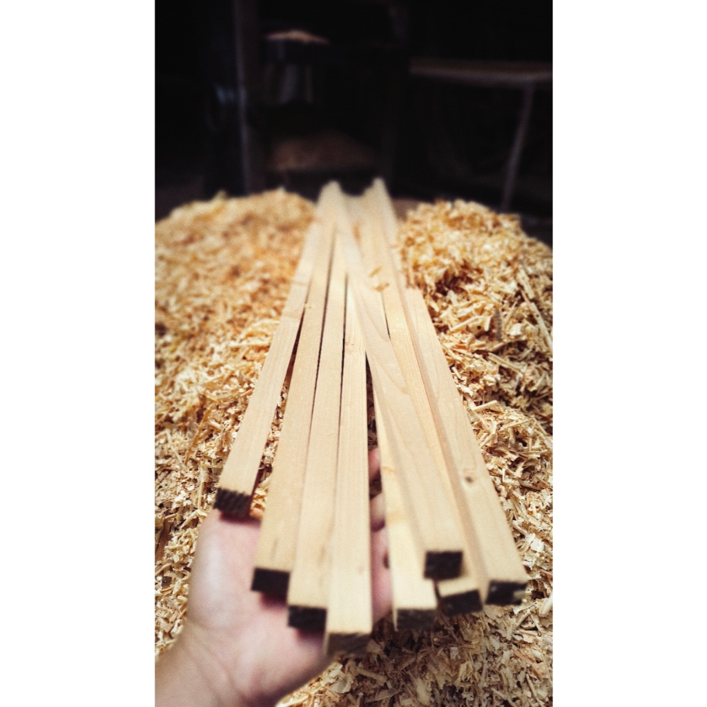 Jual reng list kayu 1x1cm panjang varian kayu pinus jati belanda ...