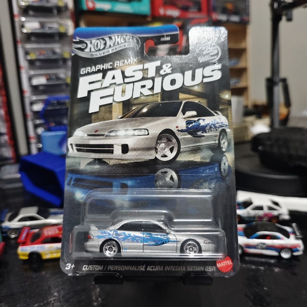 Hot Wheels Fast and Furious Die Cast Model Car Custom Acura Integra Sedan GSR - Échelle 1/64 Longueur 7cm