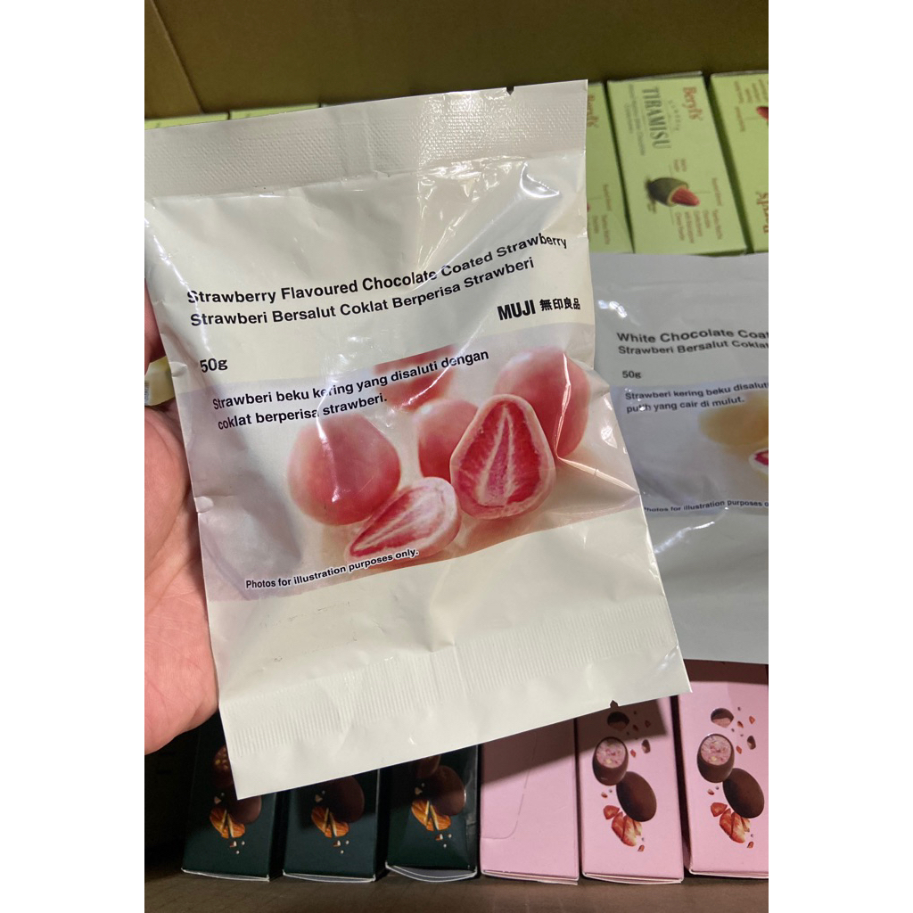 Jual MUJI FREEZE DRIED STRAWBERRY HALAL JAPAN MALAYSIA MUJI STRAWBERRY ...