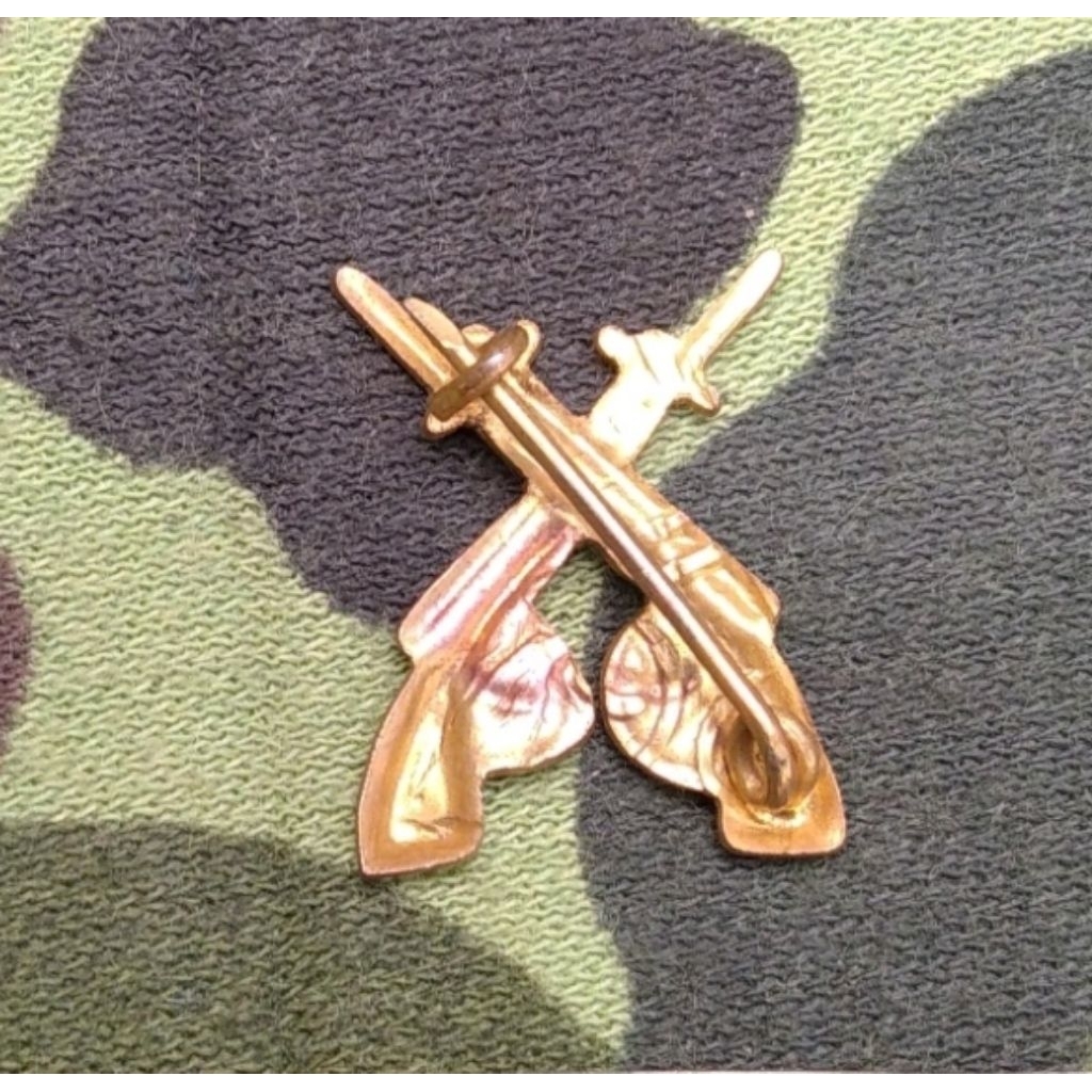 Jual pin silang senjata abri pin senapan jadul pin tentara jadul tahun ...