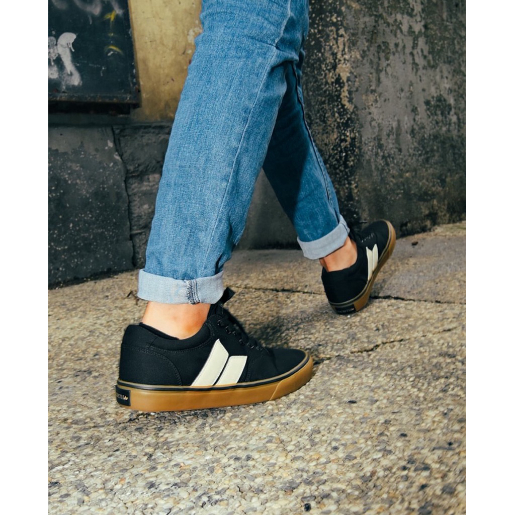 Jual MACBETH Portsider Black Cement | Shopee Indonesia